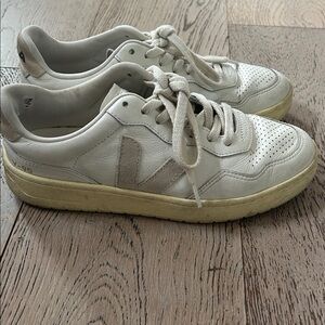Veja Off-White Casual Sneakers